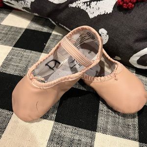 Girls size 9 Pink Leather Ballet shoes